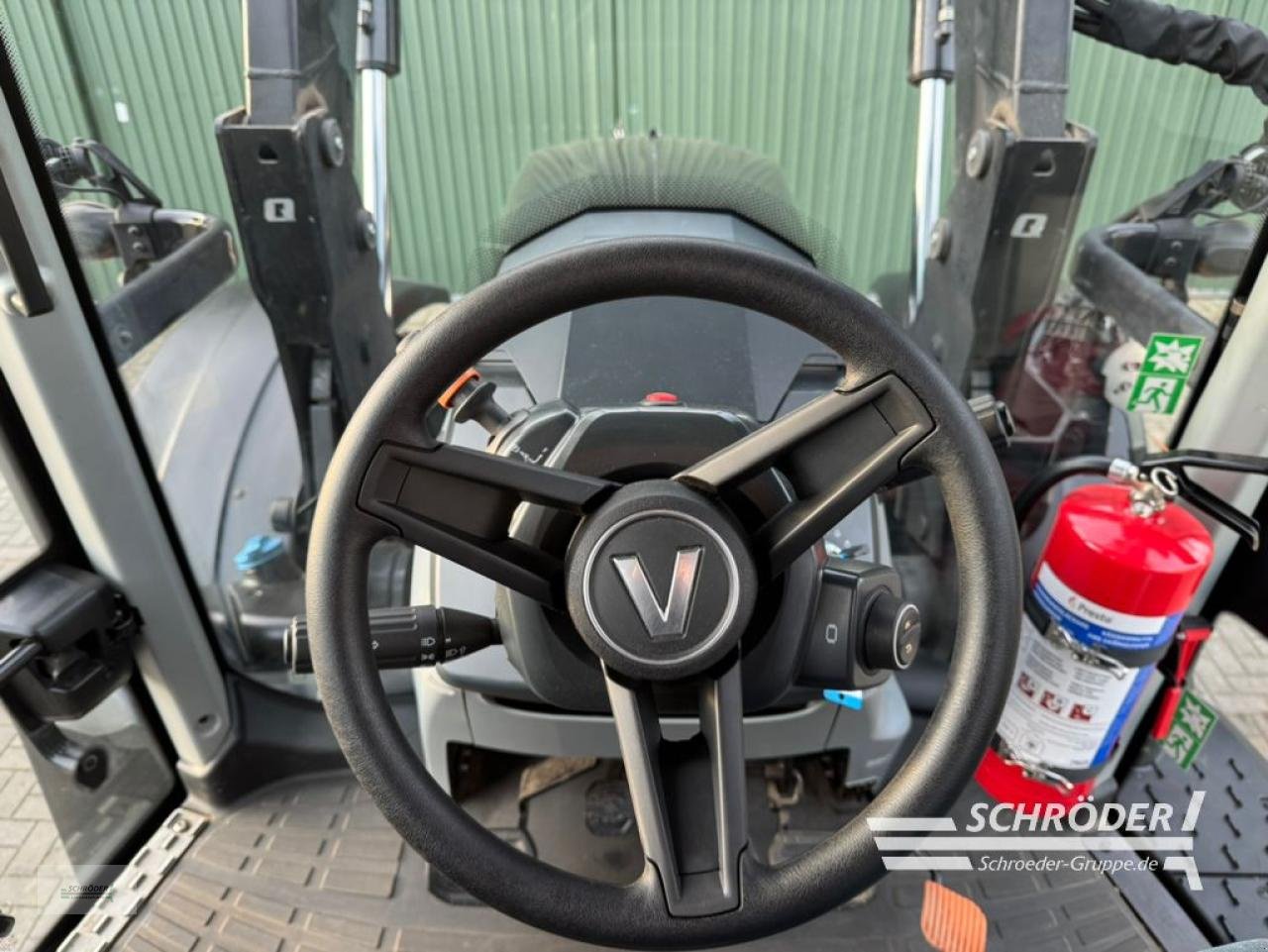 Traktor of the type Valtra T 175 ED | RTK | GEWÄHRLEISTUNG 12/2028, Gebrauchtmaschine in Twistringen (Picture 24)